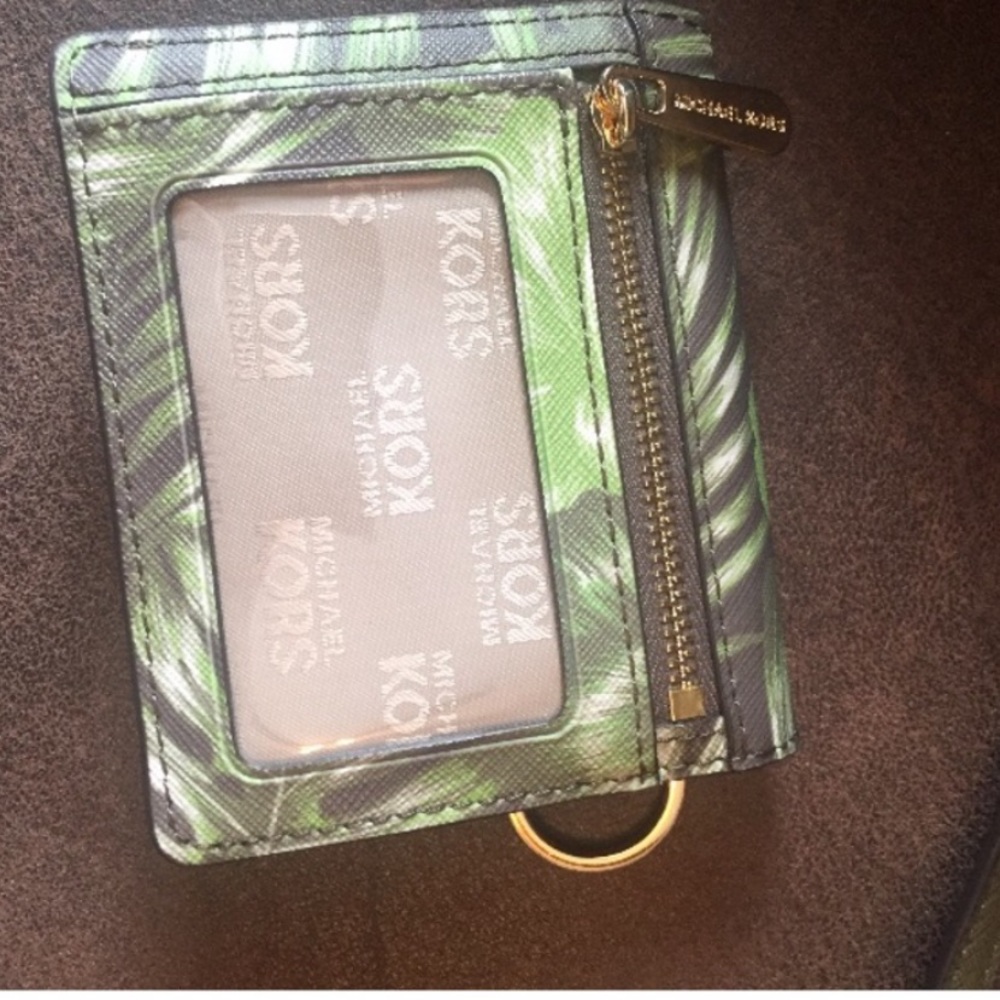 Purse - Picture 3 of 5